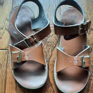 EUC Boys Footmates Sandler Size 12